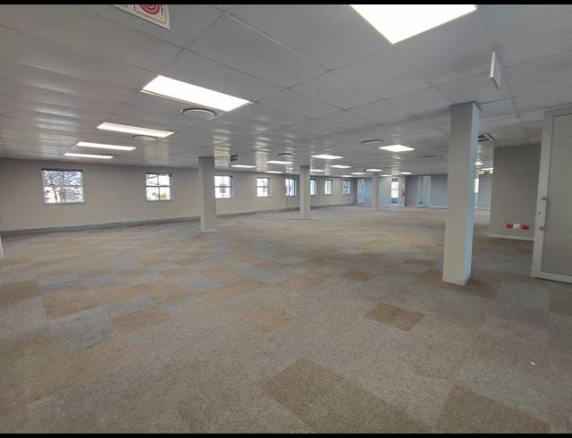 486M² OFFICE TO LET IN BRYANSTON